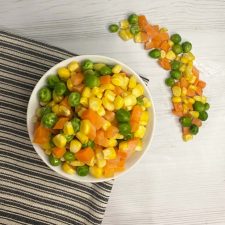 مخلوط رنگین 800 گرمی ظرفی قلب سبز